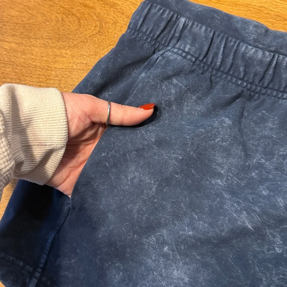 Lululemon Inner Glow High-Rise Short 3" in the "Acid Rubber Dye True Navy" - Picture 3 of 8